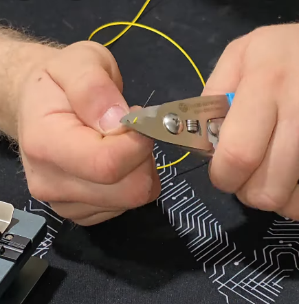 Fiber Optik Kıl Ucu Açma