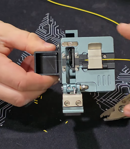 Fiber Optik Kıl Ucu Kesme